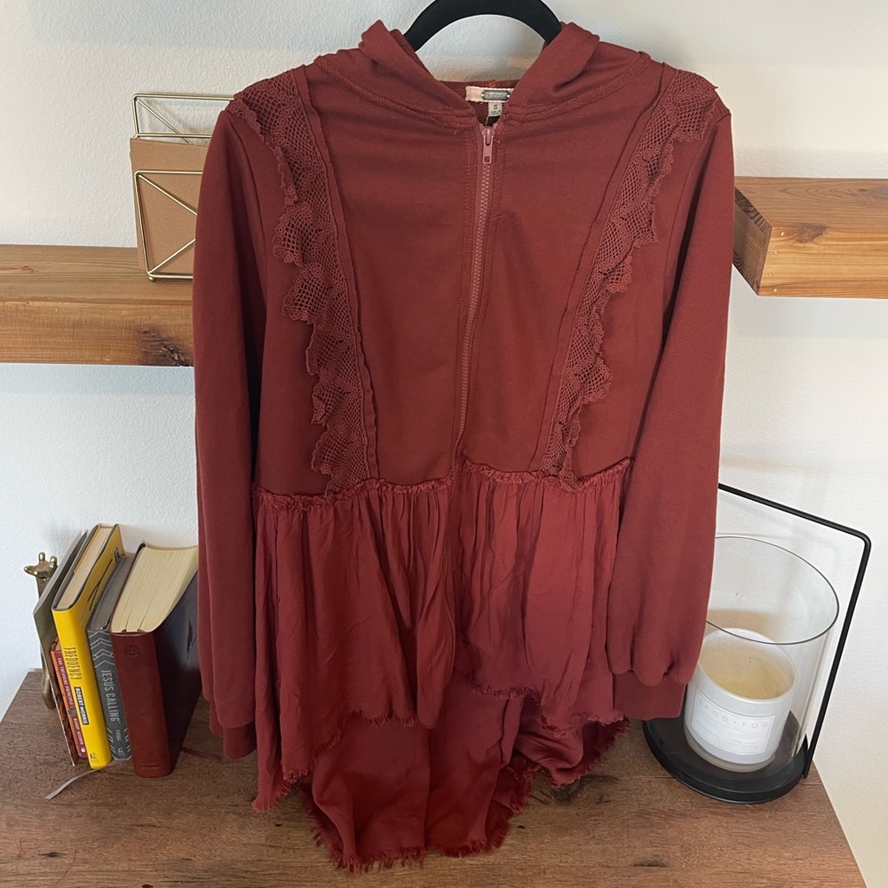 Gimmicks by Buckle zip up high low jacket with fringe edge and boho detail Sz SM